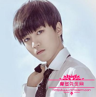 王俊凯当初是怎样被星探发现的？王俊凯的艺(王俊凯是被谁发掘的)