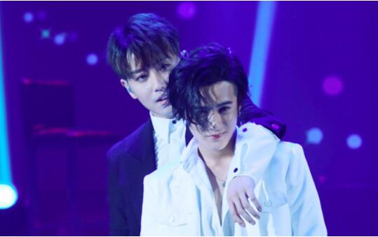 檀健次和赵泳鑫出柜是真的吗？赵泳鑫201