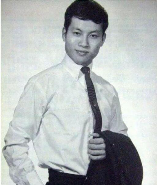 岳华郑佩佩为什么分手?岳华年轻时帅气照片 岳华郑佩佩为什么分手?岳华年轻时帅气照片