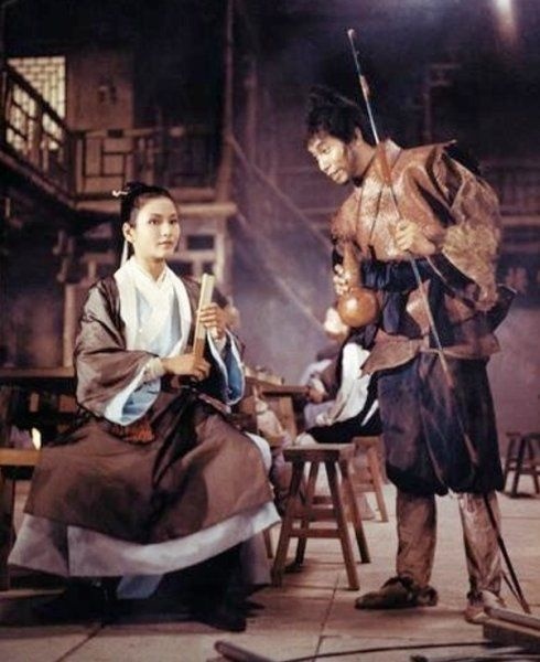 岳华郑佩佩为什么分手?岳华年轻时帅气照片 岳华郑佩佩为什么分手?岳华年轻时帅气照片