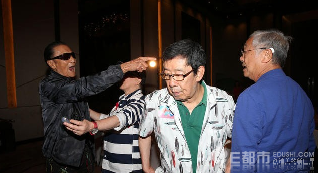 曾江妻子焦姣拍过什么电影？曾江和谢贤的恩(曾江老婆焦姣年轻时照片及简历)