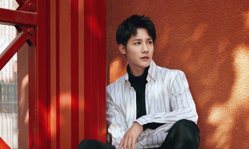 郑业成安悦溪在一起了?郑业成双眼皮是割的 郑业成安悦溪在一起了?郑业成双眼皮是割的