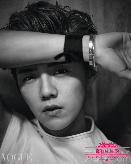 鹿晗冒险时间MV女主角美丽私照(吴倩鹿晗的mv)