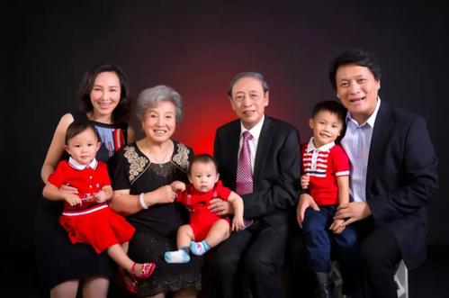 岳丽娜老公资料照片(岳丽娜生活照)