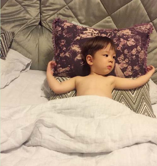 为什么要叫嗯哼叫大王？嗯哼亲小泡芙是哪一(泡芙和嗯哼是定了娃娃亲吗)