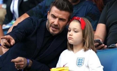 贝克汉姆亲吻小七引争议再出新状况(贝克汉姆与小7) 贝克汉姆亲吻小七引争议再出新状况(贝克汉姆与小7)