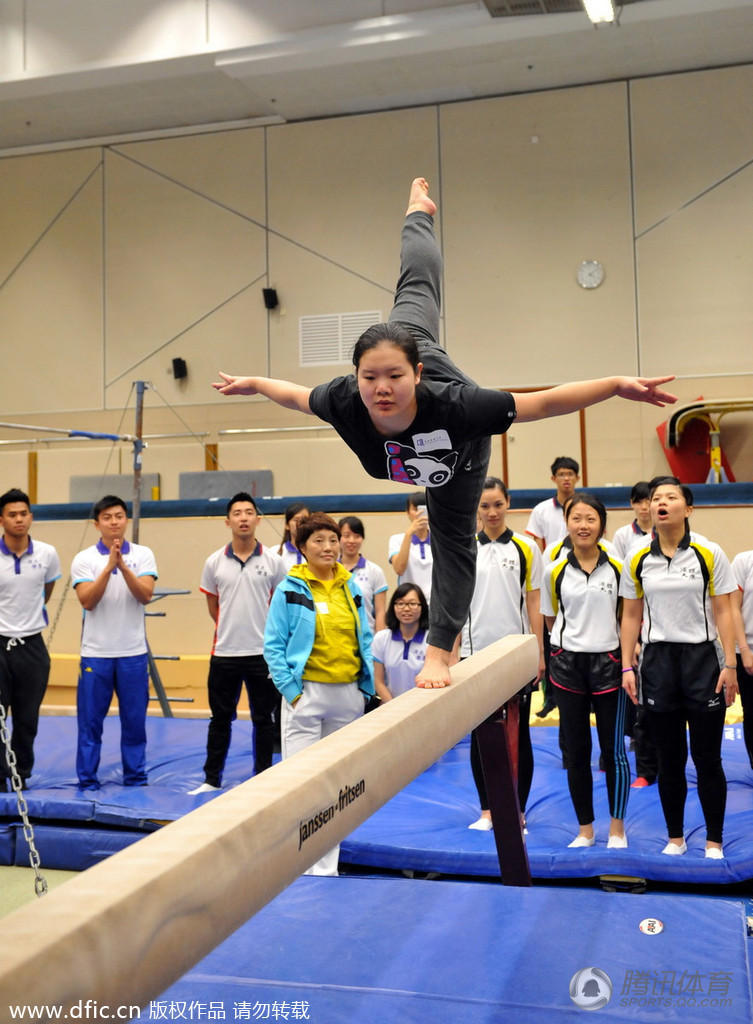 女子体操名将程菲近况(体操运动员程菲跳)