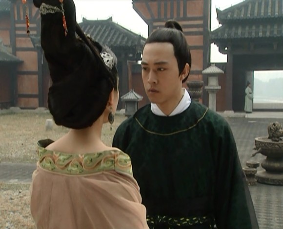 曾黎是黄磊的学生吗?曾黎和王丽坤太像了对(曾黎 黄磊) 曾黎是黄磊的学生吗?曾黎和王丽坤太像了对(曾黎 黄磊)