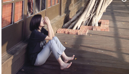 张信哲是不是同性恋？张信哲老婆黄韵玲资料(张信哲是同性恋吗?)