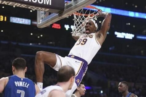 霍华德重返扣篮大赛引热议(霍华德扣篮大赛升高篮筐) 霍华德重返扣篮大赛引热议(霍华德扣篮大赛升高篮筐)