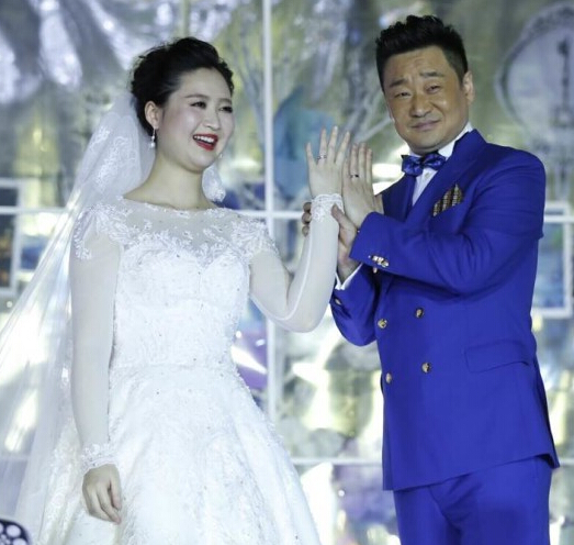 王景春诱骗鹿晗粉丝事件