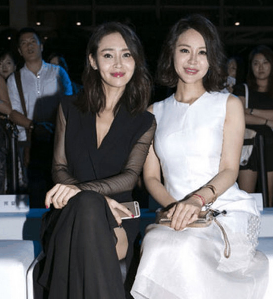 于明加和关悦对比照(于明加和关悦俩人什么关系)