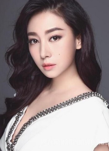 贾晓晨内衣谷胸震撼图片 贾晓晨内衣谷胸震撼图片