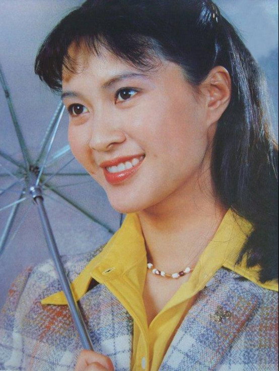 于明加整容前后对比照片(于明加颜值) 于明加整容前后对比照片(于明加颜值)