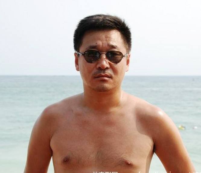 王景春诱骗鹿晗粉丝事件