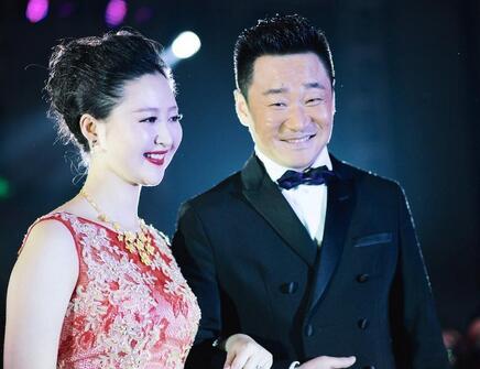 王景春诱骗鹿晗粉丝事件