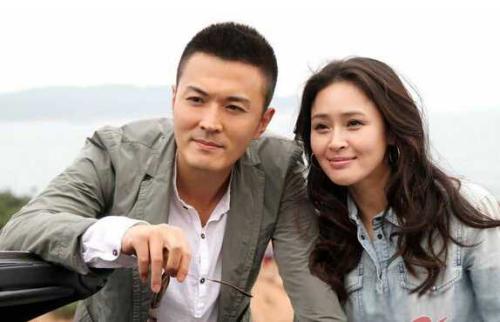 于小伟和于明加什么关系?于明加老公是干什