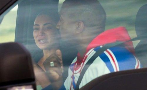 侃爷卡戴珊车中争执却遭网友调侃