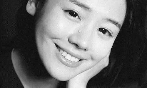 马思纯的微笑为什么被叫做海绵宝宝(马思纯表情包海绵宝宝)