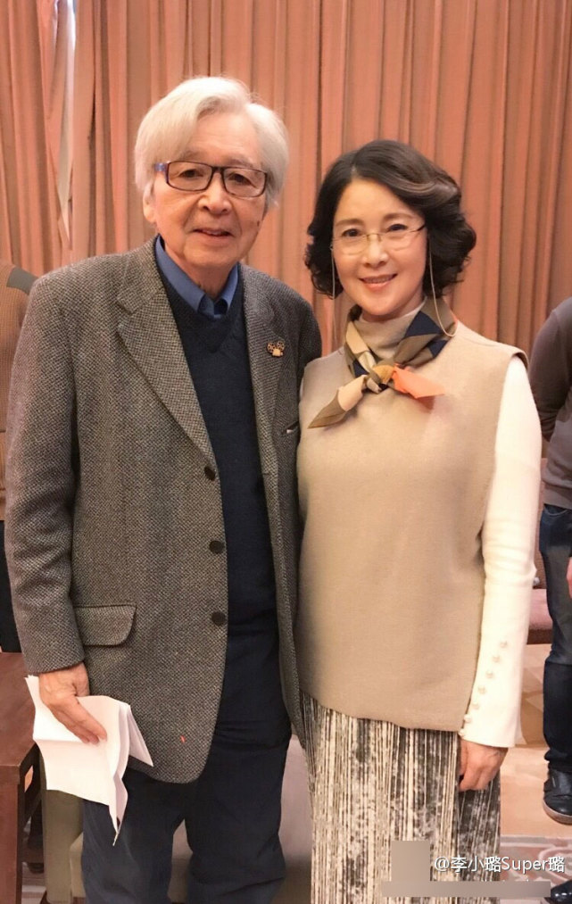 李小璐母亲张伟欣身世曝光(李小璐父亲个人资料)