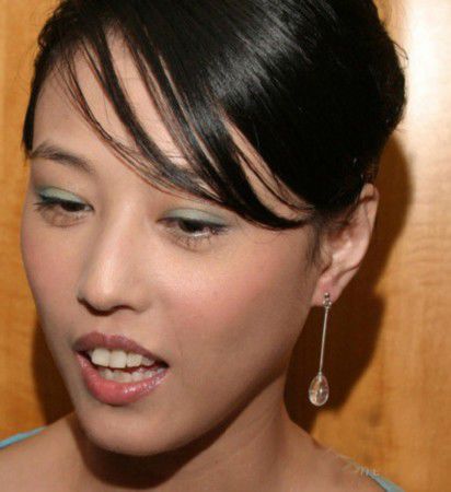 麦玲玲算命一次多少钱？麦玲玲的师傅是谁