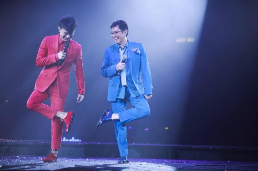 李克勤为什么叫白棱镜?李克勤和林子祥唱的(李克勤帮唱林子祥) 李克勤为什么叫白棱镜?李克勤和林子祥唱的(李克勤帮唱林子祥)