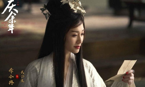 李小冉怀孕的照片曝光(李小冉的近照) 李小冉怀孕的照片曝光(李小冉的近照)