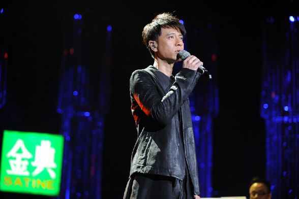 李克勤为什么叫白棱镜?李克勤和林子祥唱的(李克勤帮唱林子祥) 李克勤为什么叫白棱镜?李克勤和林子祥唱的(李克勤帮唱林子祥)