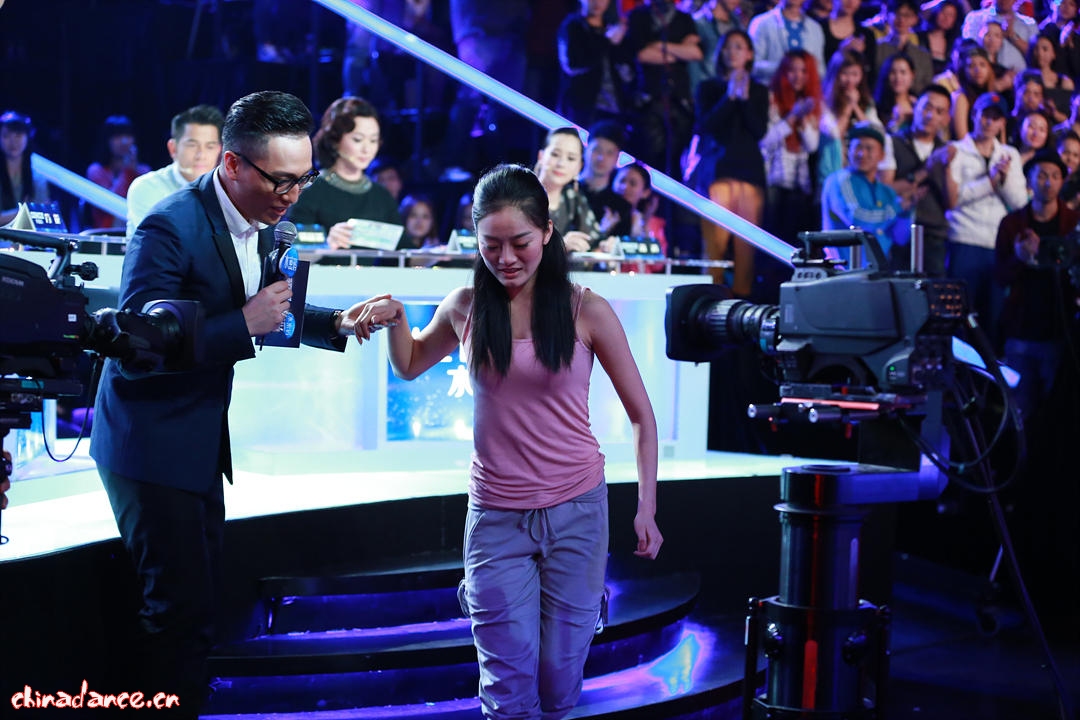 金星节目现场怒怼华少视频(华少被金星)