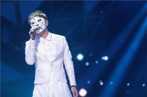 李克勤为什么叫白棱镜?李克勤和林子祥唱的(李克勤帮唱林子祥) 李克勤为什么叫白棱镜?李克勤和林子祥唱的(李克勤帮唱林子祥)