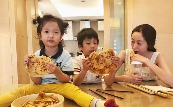 黄觉老婆麦子真名叫什么是富二代吗？黄觉徐