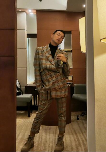 梁烈唯为什么改名梁竞徽(梁烈唯为什么改名字)