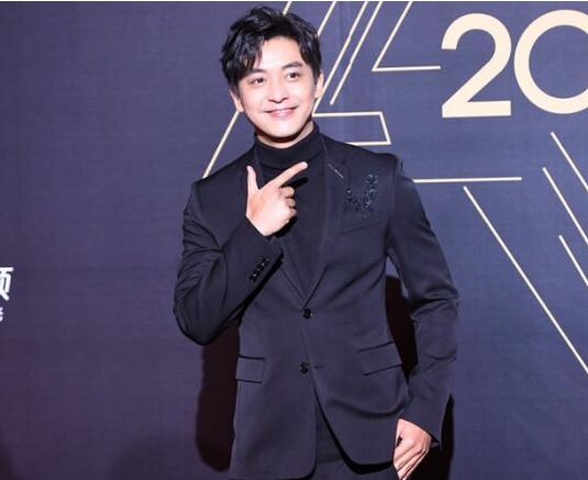 李佳航李晟怎么在一起的情史(李佳航和李晟什么时候认识的)