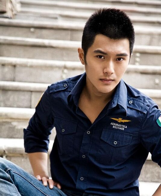 于正为什么不用杨幂了?于正工作室旗下艺人(于正和杨幂怎么回事) 于正为什么不用杨幂了?于正工作室旗下艺人(于正和杨幂怎么回事)