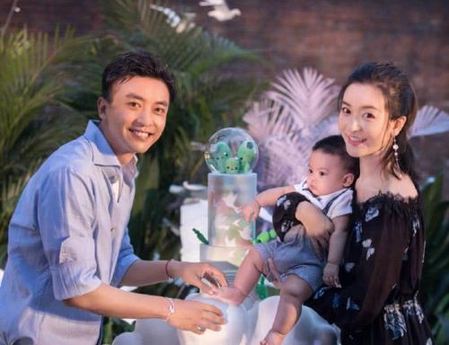 李佳航李晟怎么在一起的情史(李佳航和李晟什么时候认识的)