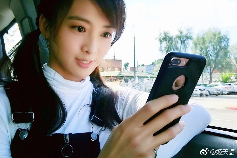 姬天语为什么现在姓姬？姬天语和搭档刘喆是