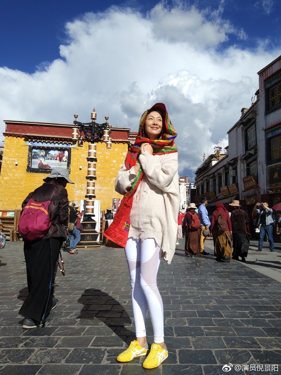 倪景阳和吴倩莲、梅艳芳撞脸对比照(像吴倩莲的内地女演员倪景阳) 倪景阳和吴倩莲、梅艳芳撞脸对比照(像吴倩莲的内地女演员倪景阳)