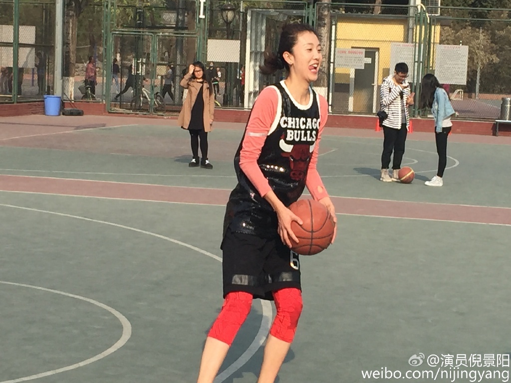 倪景阳和吴倩莲、梅艳芳撞脸对比照(像吴倩莲的内地女演员倪景阳) 倪景阳和吴倩莲、梅艳芳撞脸对比照(像吴倩莲的内地女演员倪景阳)