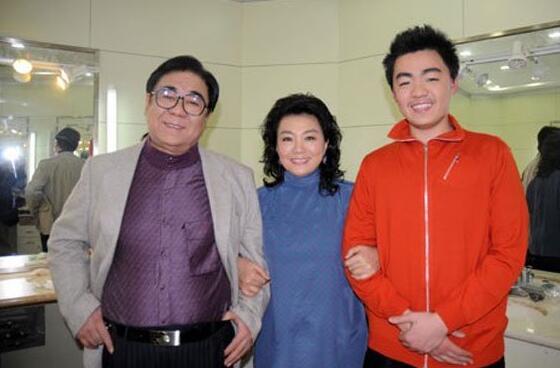 金铁霖儿子金圣权差53岁(金铁霖儿子个人资料)