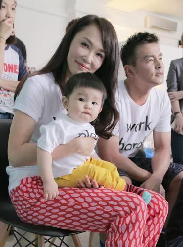 范文芳塌鼻子演出气质小龙女(范文芳小龙女的衣服最好看)