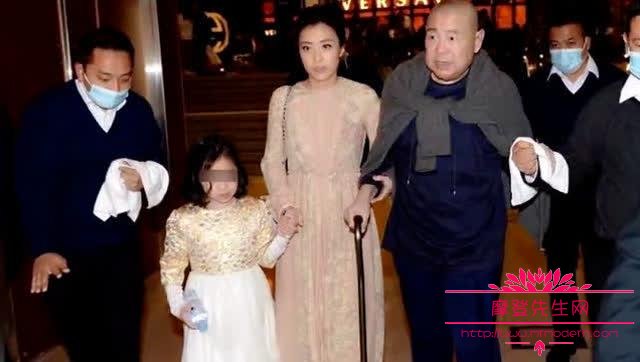 港富豪刘銮雄母亲出殡现场图(刘銮雄的照片)