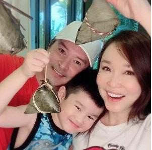 范文芳塌鼻子演出气质小龙女(范文芳小龙女的衣服最好看)