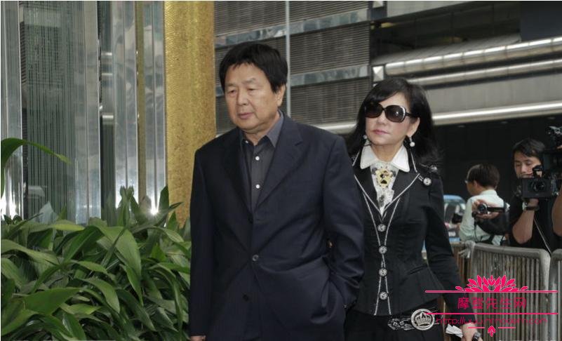 港富豪刘銮雄母亲出殡现场图(刘銮雄的照片)