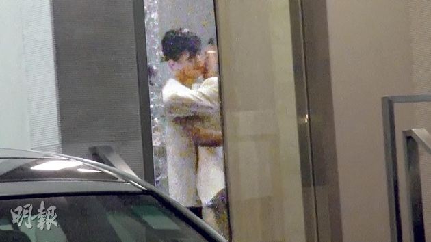 杨如芯比赵式芝谁有钱？赵式芝和杨如芯醉吻