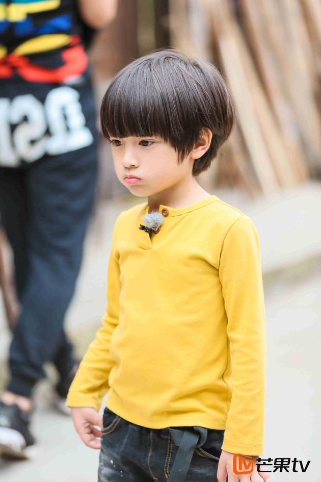 李亦航是谁的儿子?李亦航我爸是鹿晗视频站(李亦航的妈妈)