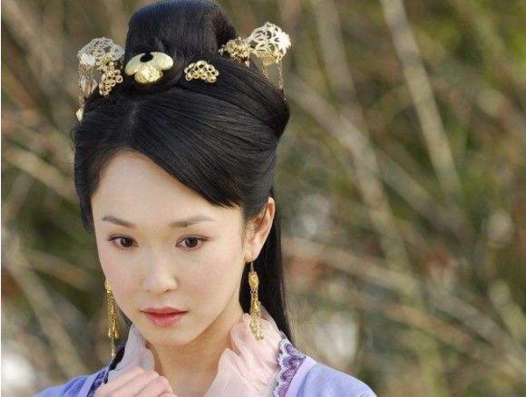 范文芳塌鼻子演出气质小龙女(范文芳小龙女的衣服最好看)