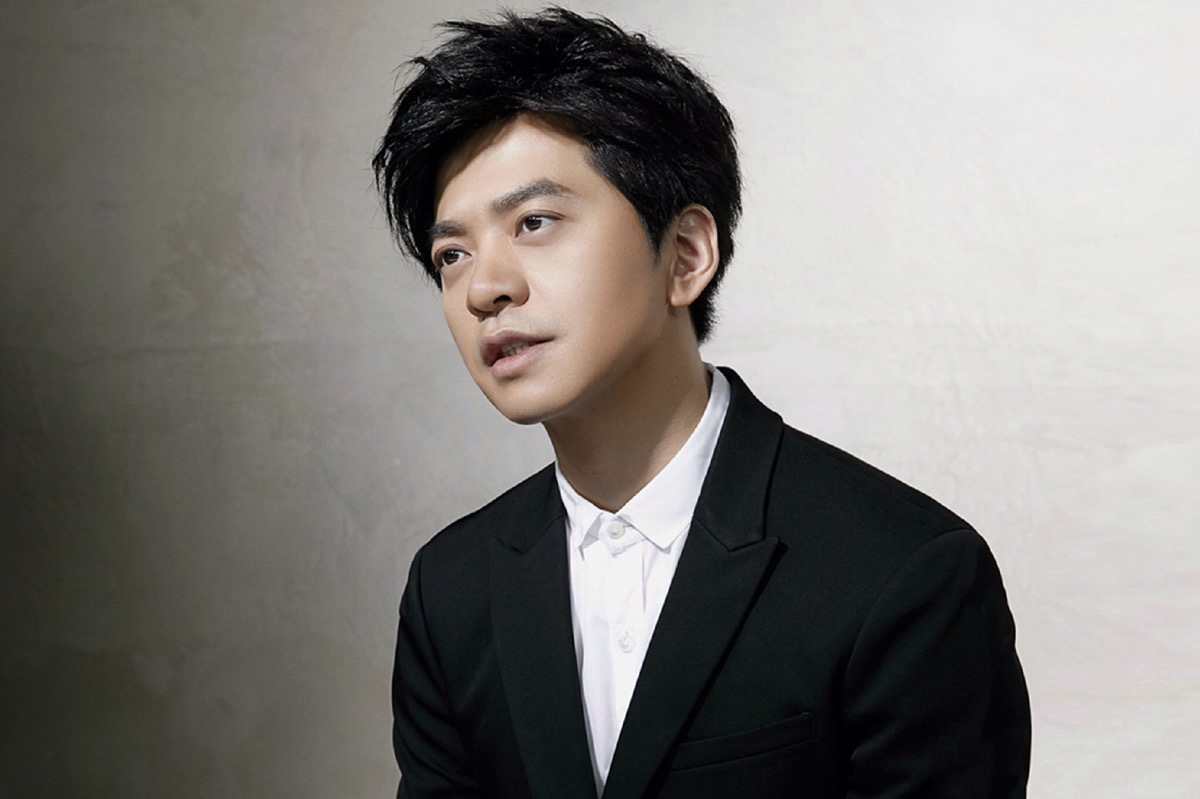 李健为什么叫秋裤男神(李健穿秋裤是什么梗)