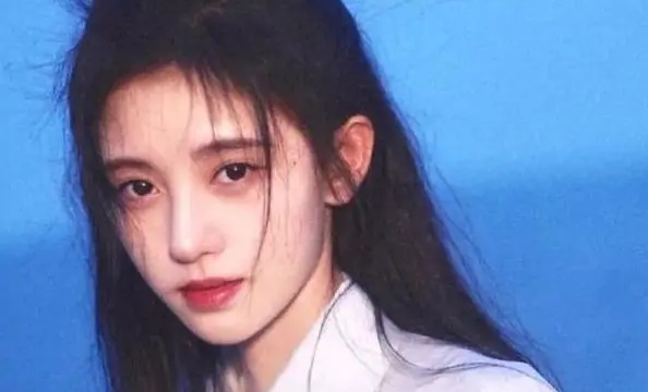 鞠婧祎乘电梯赶走所有人是怎么回事(鞠婧祎坐电梯赶人)