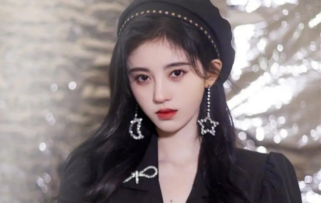 鞠婧祎乘电梯赶走所有人是怎么回事(鞠婧祎坐电梯赶人)