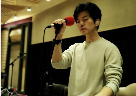 李健为什么叫秋裤男神(李健穿秋裤是什么梗)